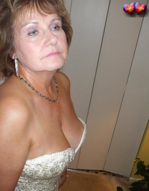 18 year old black girl Nia Nacci doffs school clothes to poses naked